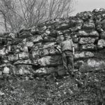 Le mur du chemin des Anes en 1974 (Archives ArchéoJuraSites)