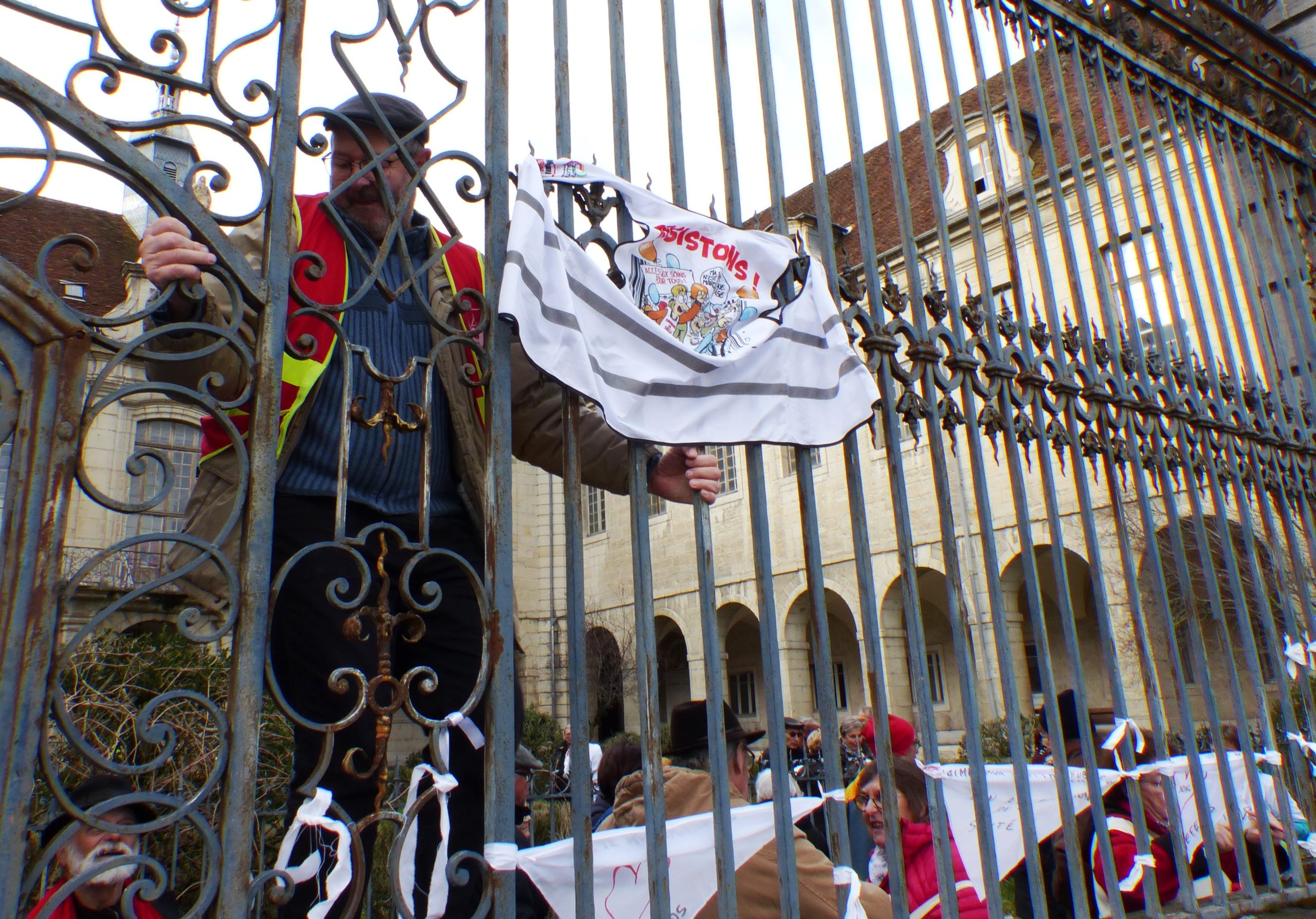 Vendredi 14 Fevrier, une manifesation devant l'Hôpital de Lons-le-Saunier