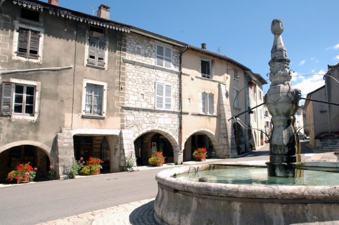 Négri Arinthod fontaine