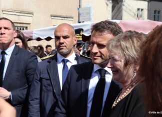 Emmanuel Macron en visite surprise à Dole !