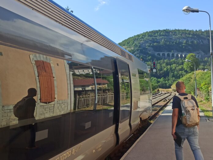 ligne des Hirondelles Jura train tourisme
