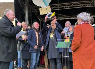 Arbois. Une sculpture métallique pour Maxime Le Forestier