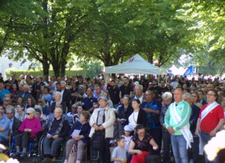 Dole. Une édition radieuse pour le pèlerinage des portugais au Mont Roland