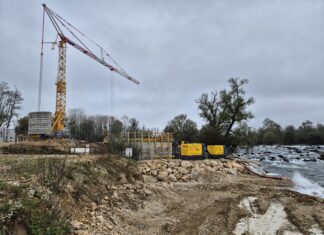 Chantier en cours à la centrale hydroéléctrique