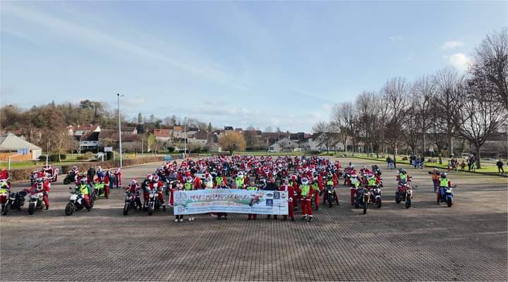 Groupe de motard avant de partir défiler