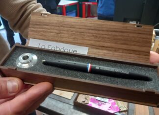 Dole. Comment ce stylo made in Dole s’est-il fait une place dans la boutique de l’Assemblée Nationale ?