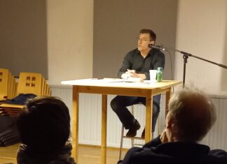 Le professeur de philosophie Christophe Bobillier anime le café Philo