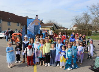 Les enfants au carnaval de Courlaoux