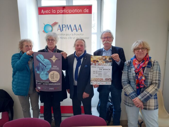 Les membres de l'Association pour la Promotion des Métiers d'Art et de l'Artisanat (APMAA)