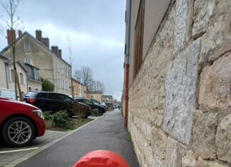 Borne Repeinte Avenue de Northwich