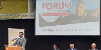 Maire de dole qui prend parole au Forum Agores