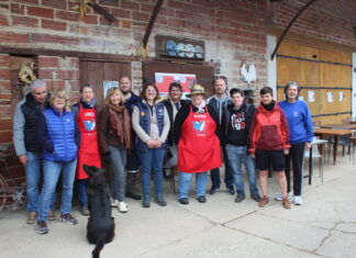 Jura. Courlaoux : Le Jura de ferme en ferme : une seconde édition qui a connu un beau succès équipe de bénévoles Jura de ferme en ferme