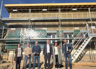 Lons-le-Saunier. Le centre aéré de Montciel rénové devrait ouvrir à la Toussaint Visite de chantier centre aéré de Montciel à Lons-le-Saunier