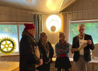 REMISE CHEQUE ROTARY AU CLUB DE RUGBY D'ARBOIS