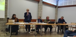 Valérie Closset aux côtés des intervenantes de la SVJ, de l'INAO et de la DREETS.