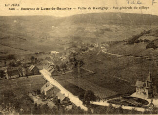 Archive Photo du village Revigny à côté de Lons-le-Saunier