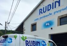 Camion Rubin Nettoyage devant l'entreprise