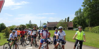 Le Cyclo Club Beaurepaire En Bresse arrivant à Fontainebrux