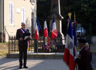 Dole. Commémorations à Eclans-Nenon. “La présence des élus est importante” Gabriel Bremond pendant la cérémonie à Eclans-Nenon.