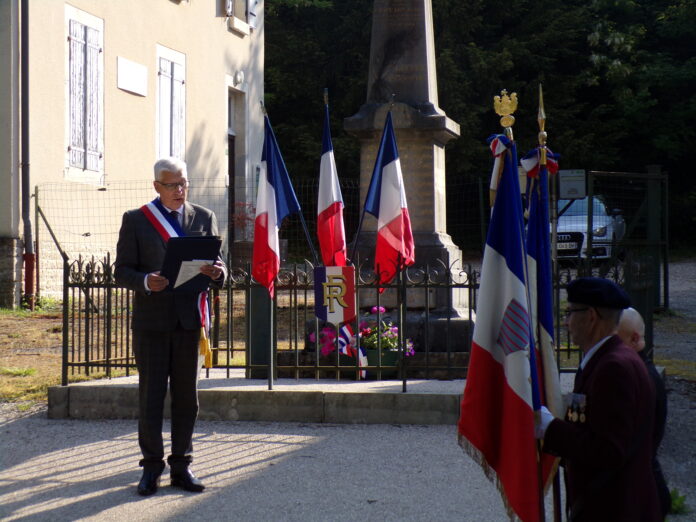 Gabriel Bremond pendant la cérémonie à Eclans-Nenon.