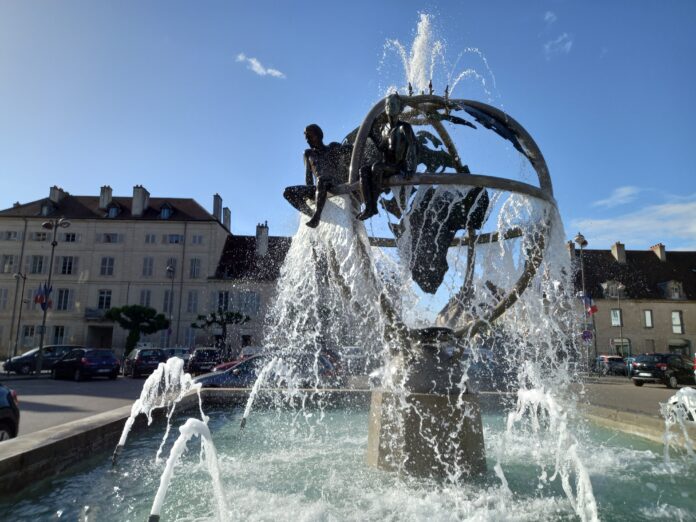 Fontaine Place Grévy