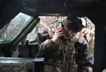 6e Régiment du matériel en appel téléphonique