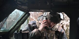 6e Régiment du matériel en appel téléphonique