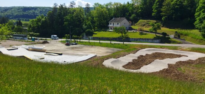 PUMPTRACK ET SKATE PARK EN COURS DE FINITION