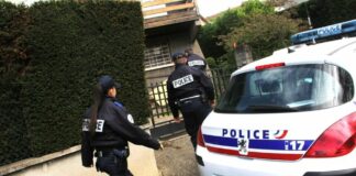 Policier en train d'intervenir sur un cambriolage jura dole
