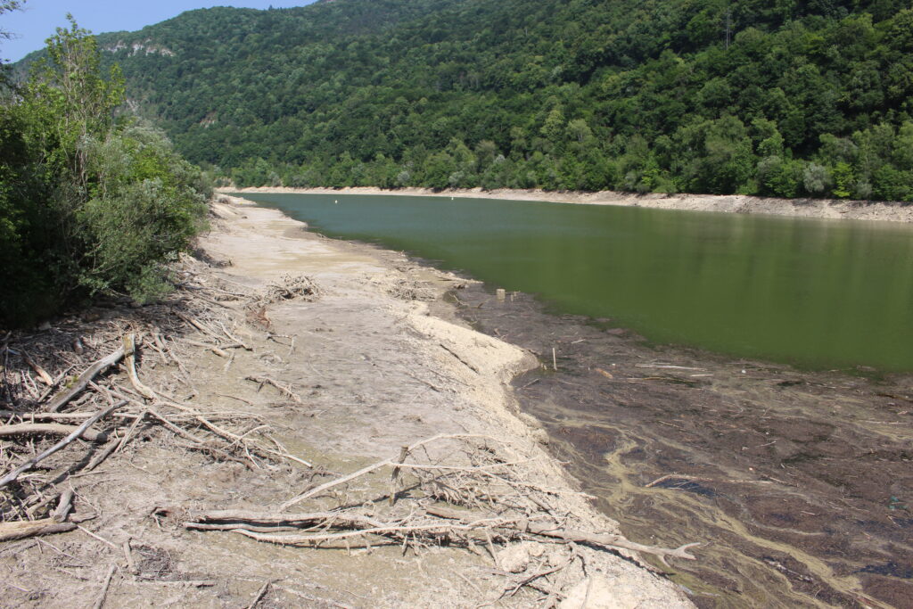 Lac Coiselet barrage bloc rocheux