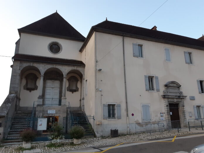 CHAPELLE ET COUVENT DES BERNARDINES ACTUELLEMENT MEDIATHEQUE ET COLLEGE