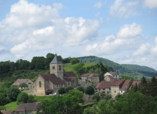 église Saint-Laurent-la-Roche