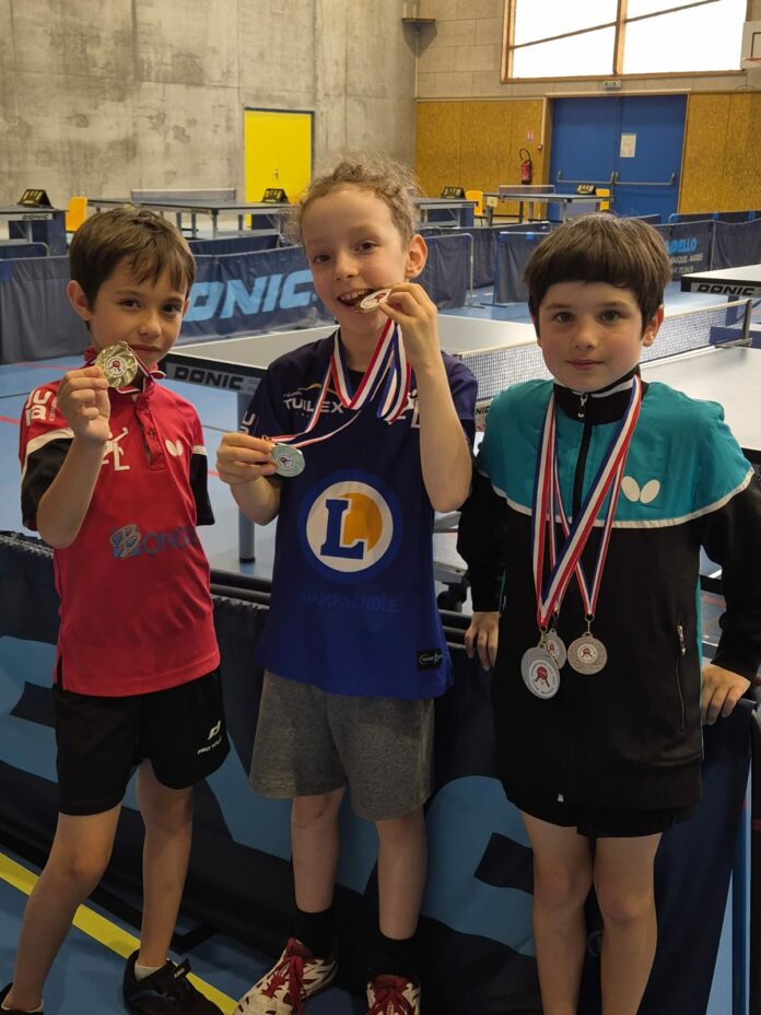 Jeunes joueurs tennis de table Jura