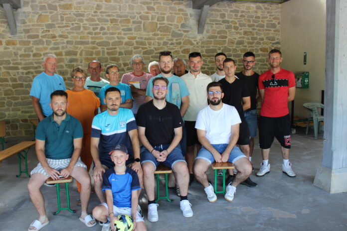 Équipe USLB football Les Bleuets à l'assemblée générale