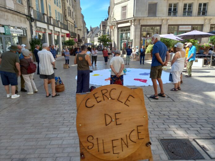 Cercle du silence exclusion manifestation