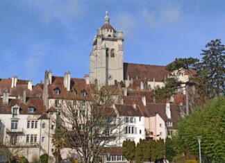 Rubrique. Au fil des voyages. Dole, une visite capitale ! dole patrimoine franc-comtois