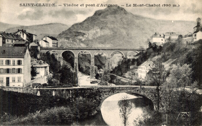 Saint-Claude (Jura). Viaduc et pont d'Avignon. Le Mont-Chabot (990 m.). Saint-Claude, Jules Mermet. - 7Fi1776 - Lot 1 - Média 1 - Archives départementales du Jura