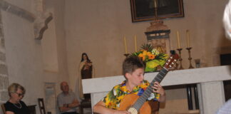 Samuel Sfez, jeune prodige de la guitare en Suisse