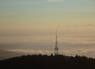La Barillette devant la chaîne des Alpes