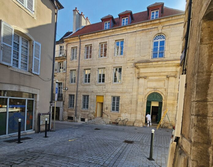 Un bâtiment qui accueille désormais des logements. Crédit photo : Grand Dole Habitat