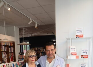 Haut-Bugey. Dédicace insolite à la librairie Buffet Portrait lors d'une dédicace de livre