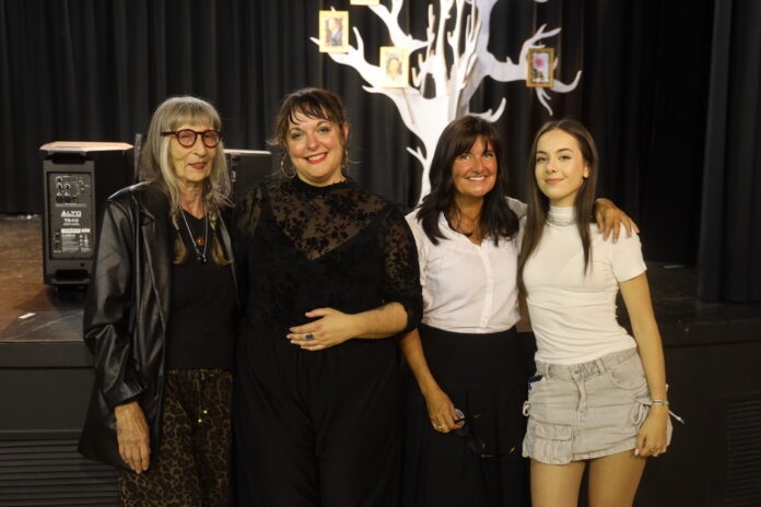 Femmes investies dans culturellement