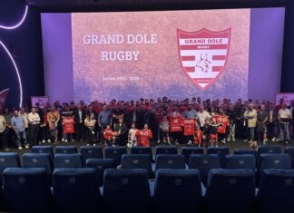 Licenciés, bénévoles, entraîneurs et présidence étaient réunis au Majestic pour lancer la saison 2025/2026 du Grand Dole Rugby.