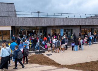 Saint-Vit. Antorpe : Toute première rentrée pour les élèves de la flambant neuve école des Prés Verts ! école des Prés Verts Antorpe