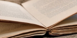 vieux livre ouvert lons le saunier illustration