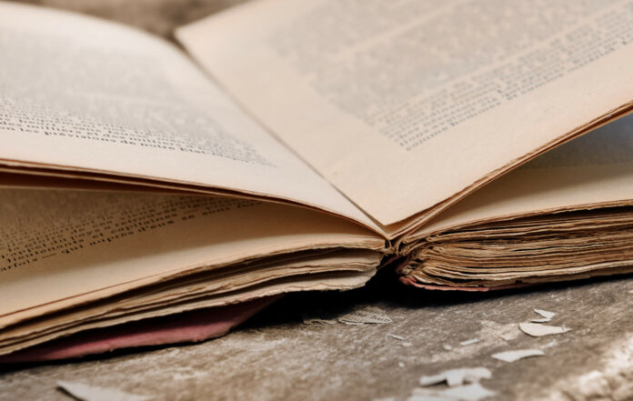 vieux livre ouvert lons le saunier illustration