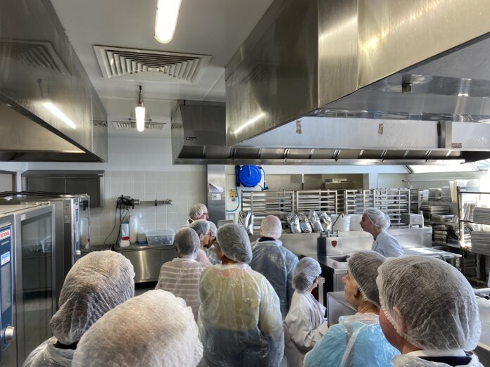 La visite de la cuisine était source de toutes les interrogations.
