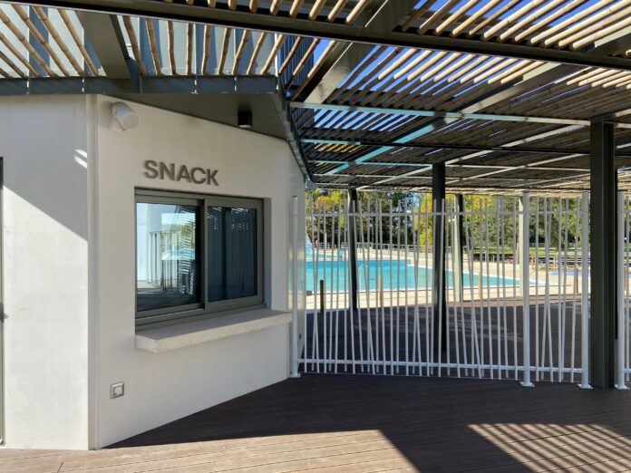 Un appel à manifestation d'intérêts a été lancé pour le snack de la piscine, entièrement restaurée. Un appel à manifestation d'intérêts a été lancé pour le snack de la piscine, entièrement restaurée.
