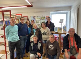 Les adhérents du GEM ont ainsi pu voir les toiles de Raymond Paris.