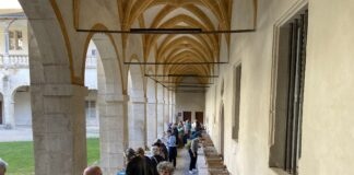 Dole. Des livres retrouvent une seconde vie sous les arches de la médiathèque Sous les arches de la cour de médiathèque, des centaines de livres étaient à vendre.